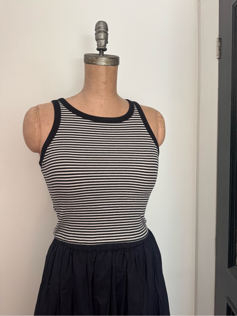 UNIQLO cropped bra tank size SMALL